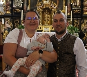 Eltern: Simone u. Manuel Stadler, Sichersdorf 23